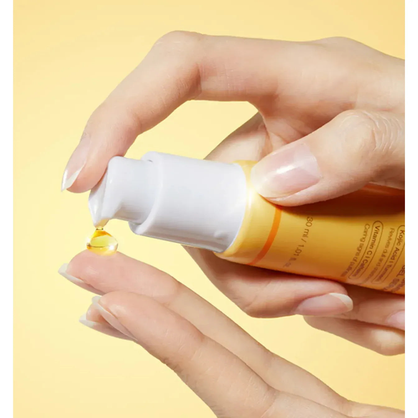 MEDICUBE - KOJIC ACID TURMERIC VITA EYE GEL SERUM 30ml